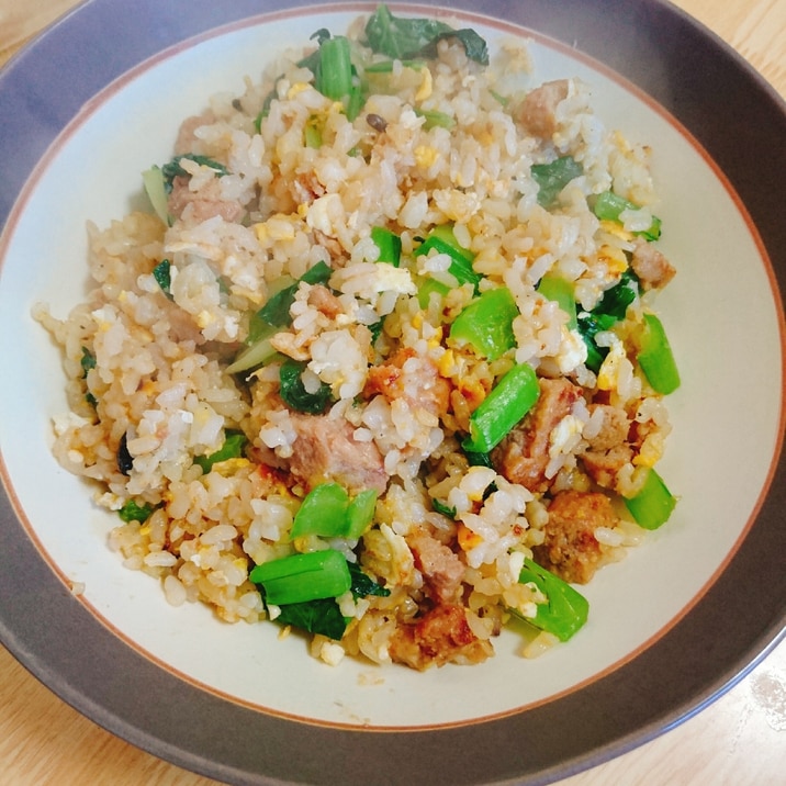 小松菜とチキンハンバーグの炒飯